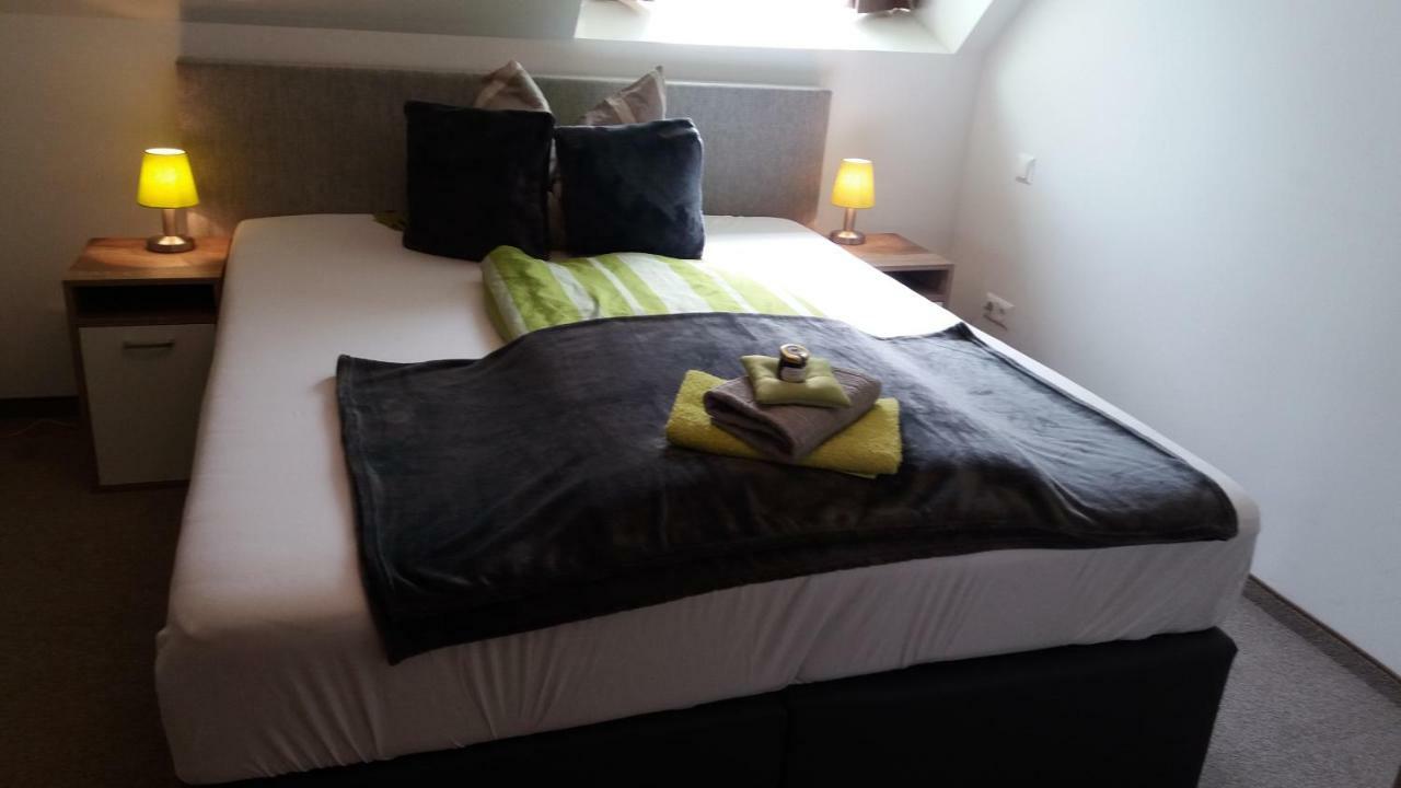 Die Schlafstube - Bed & Breakfast Zeltweg Dış mekan fotoğraf